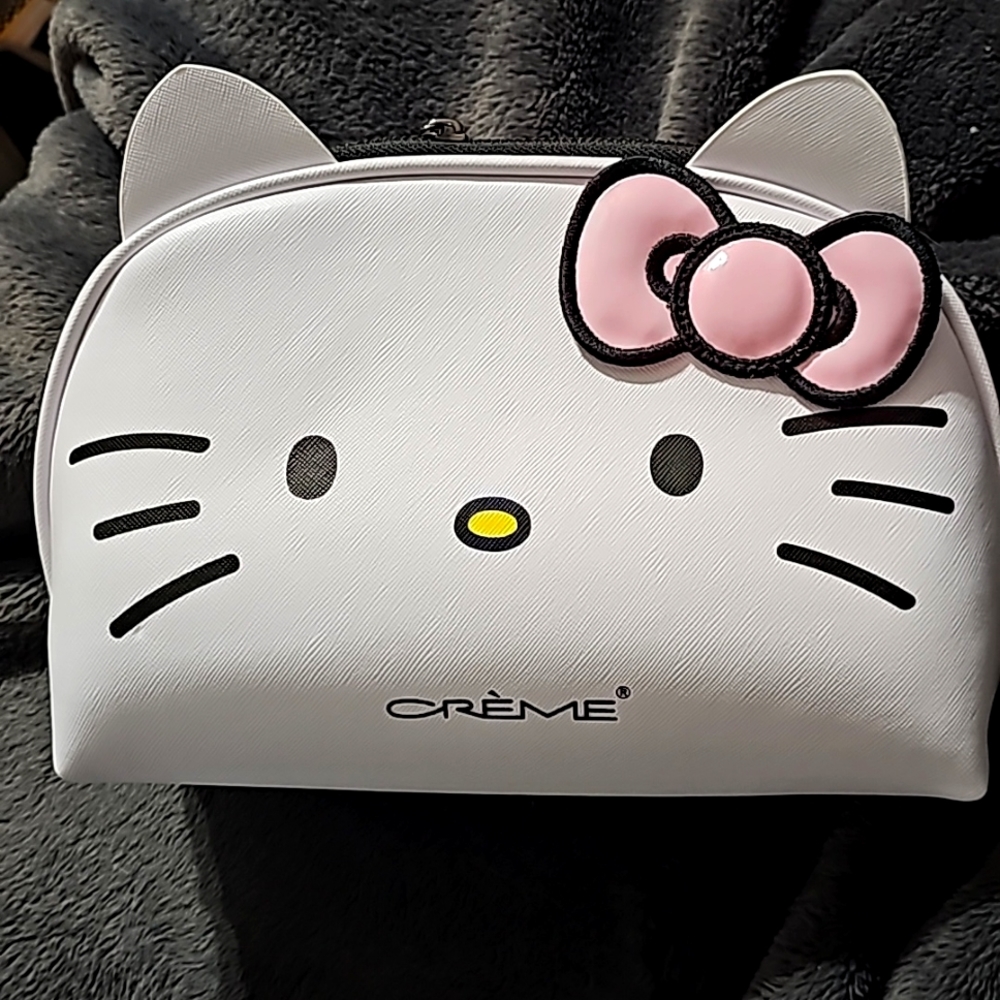 Limited Edition. My Melody Pink Dream TRAVEL CASE/MAKEUP BAG -SANRIO Crème